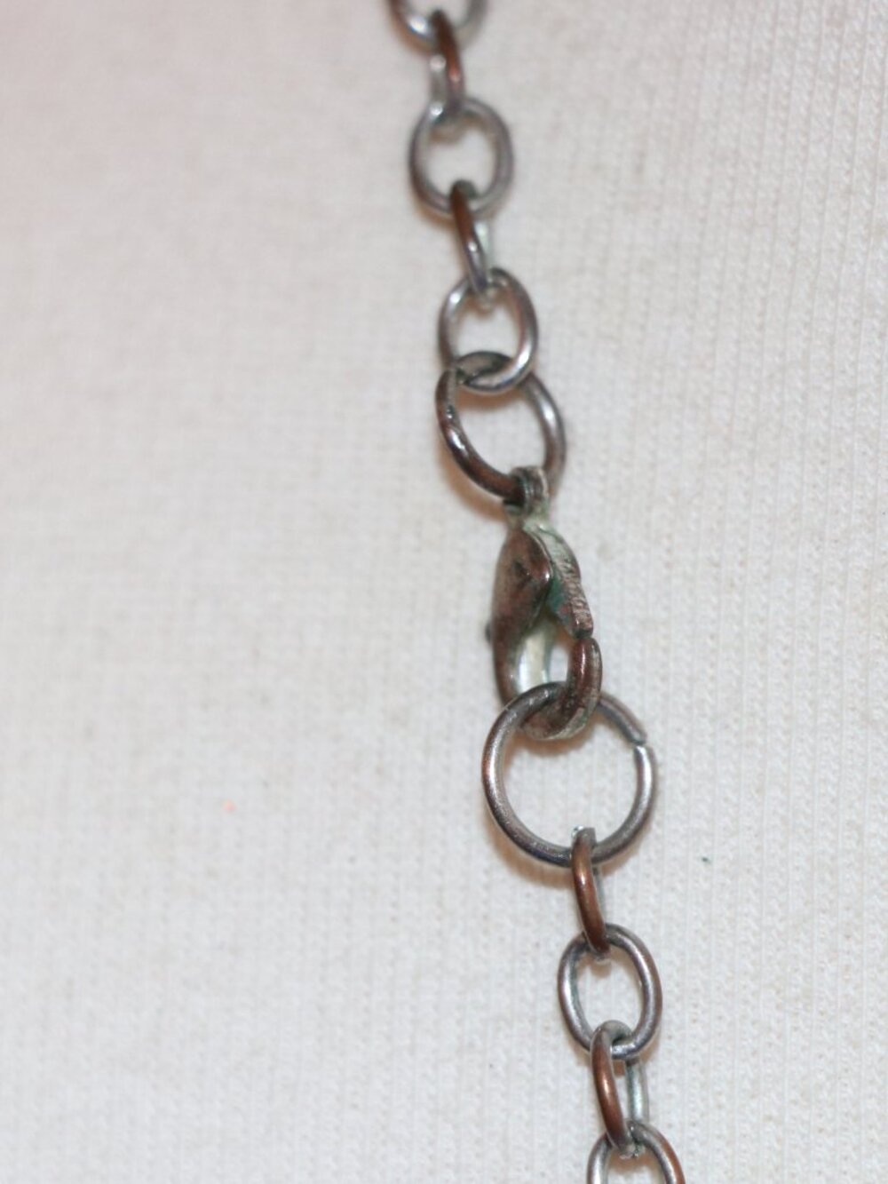 22" Silver Tone Chain with An Abalone Shell Shard - Picture 3 of 6